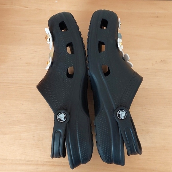 Crocs black daisy clogs - Picture 6 of 10